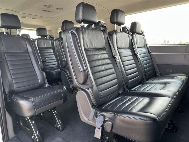 Ford Transit Passenger Wagon  2023