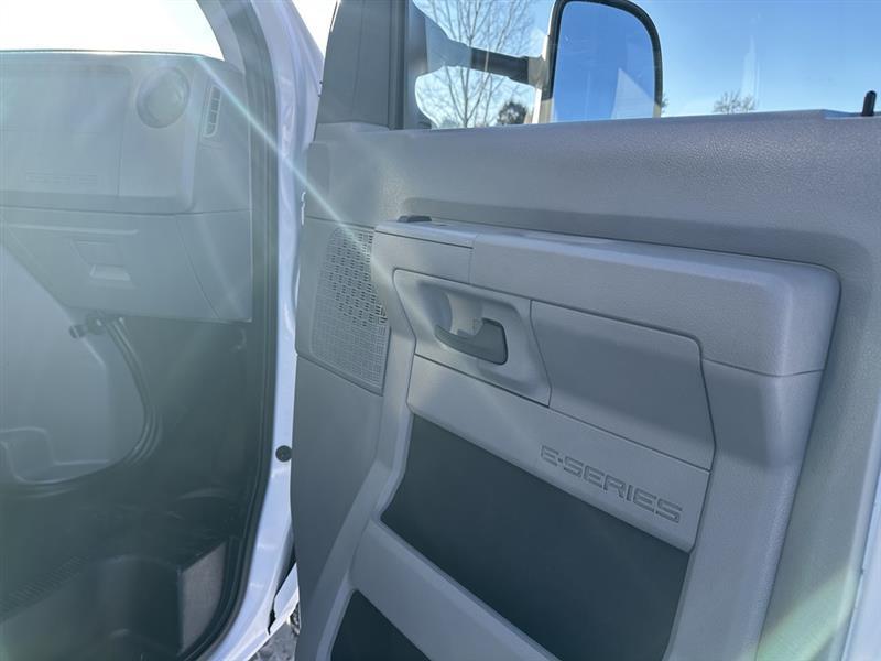 Ford Econoline  2024