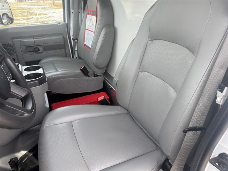 Ford Econoline  2024