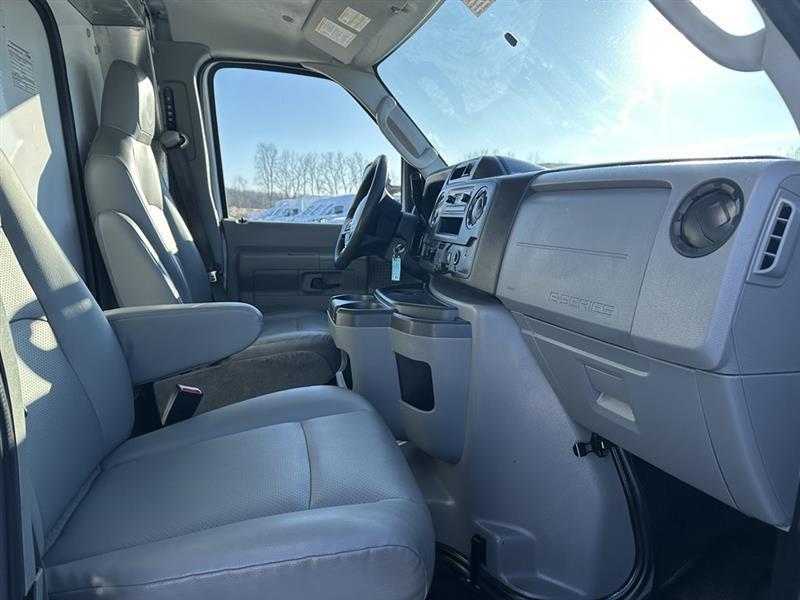 Ford Econoline  2024