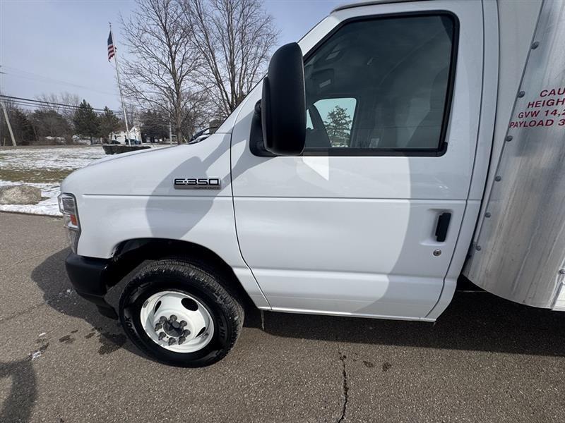 Ford Econoline  2024