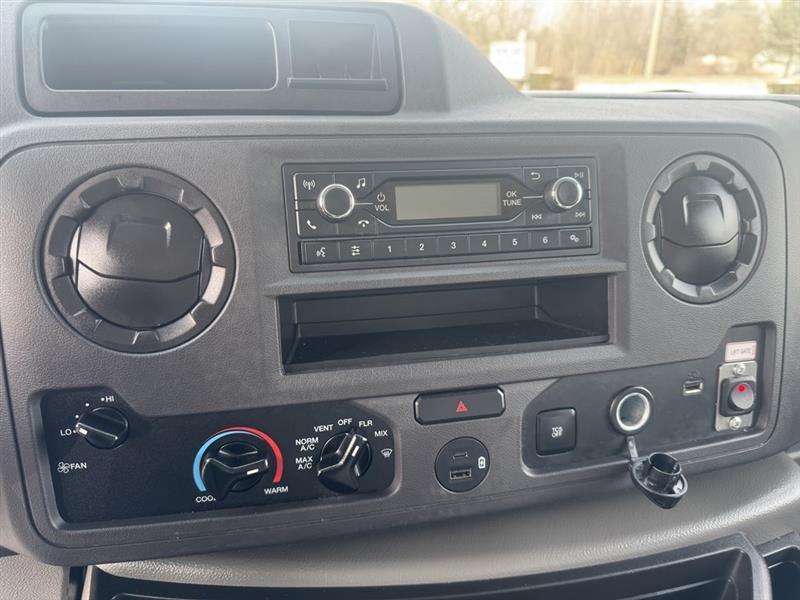 Ford Econoline  2024