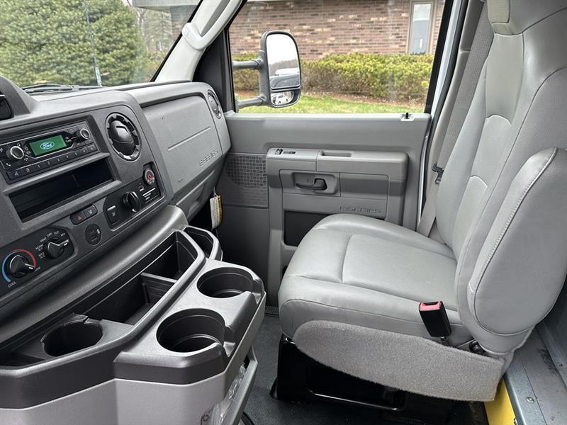 Ford Econoline  2023