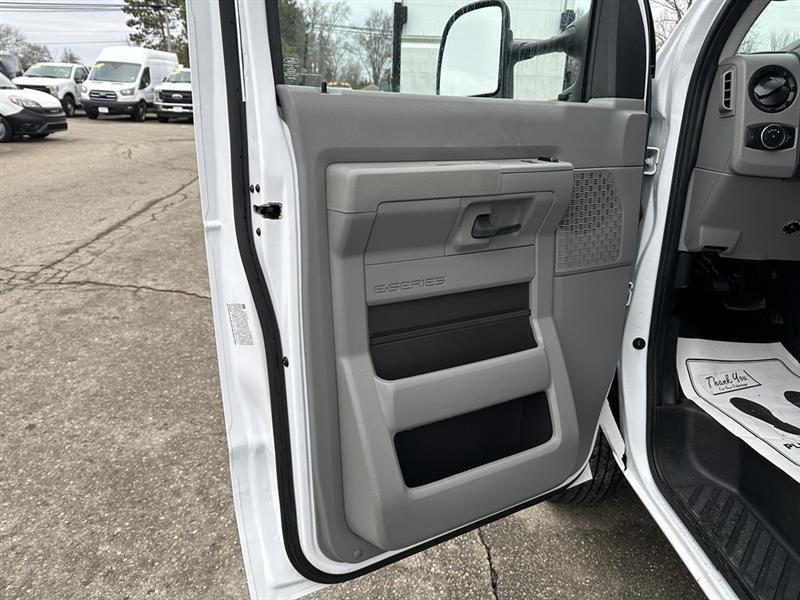 Ford Econoline  2023