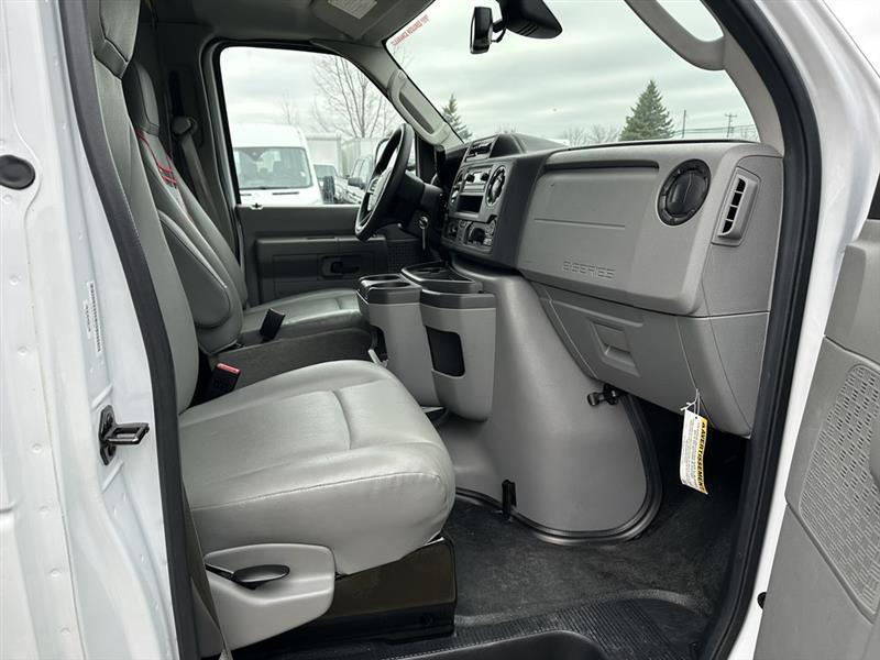 Ford Econoline  2023