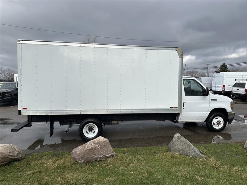 Ford Econoline  2023