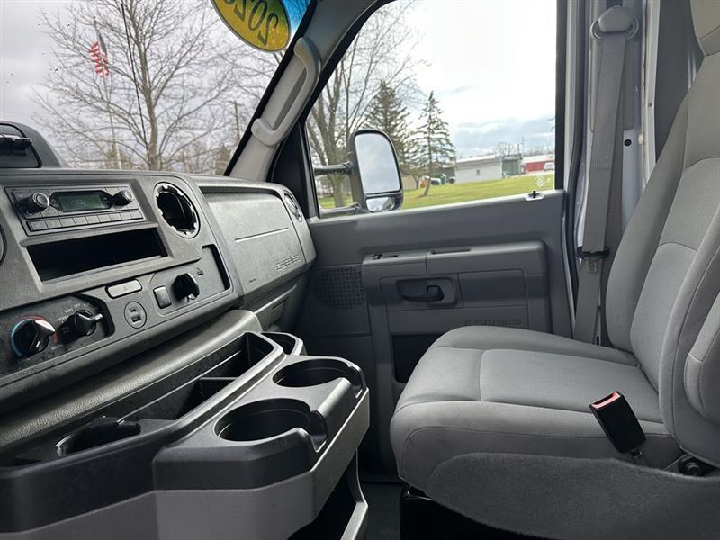 Ford Econoline  2023