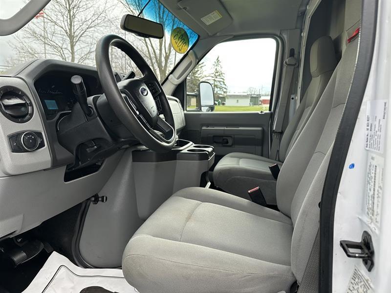 Ford Econoline  2023