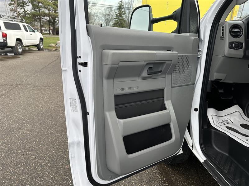 Ford Econoline  2023