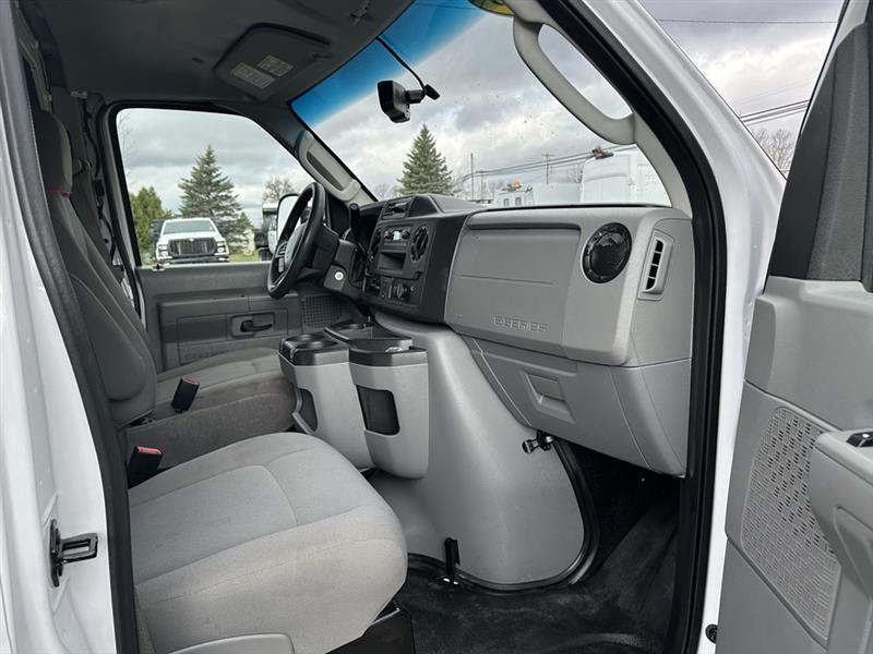 Ford Econoline  2023