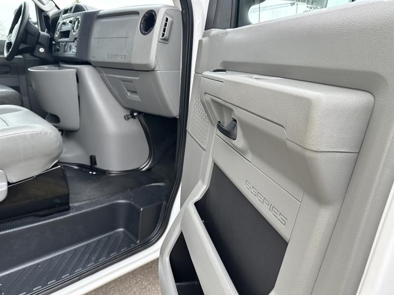 Ford Econoline  2022