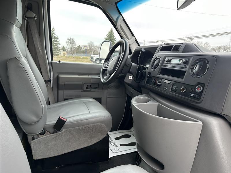 Ford Econoline  2022