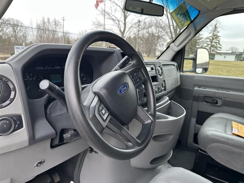 Ford Econoline  2022