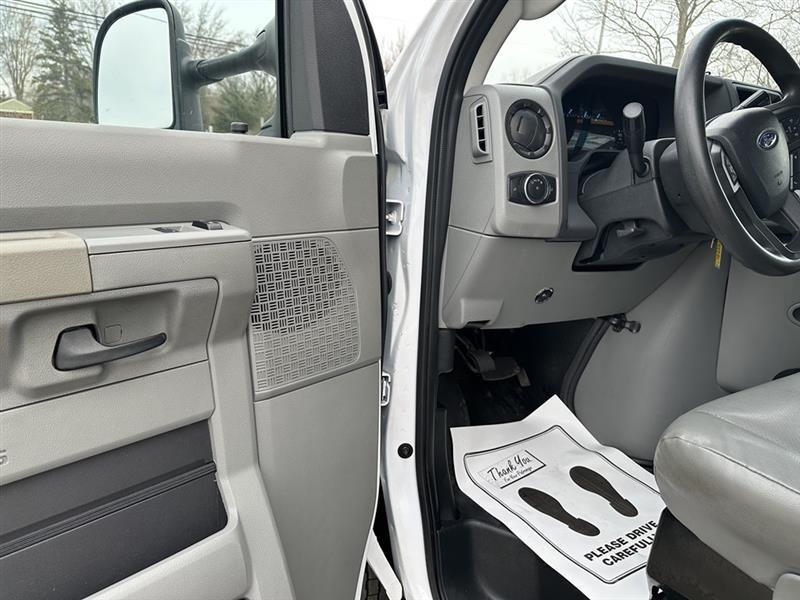 Ford Econoline  2022