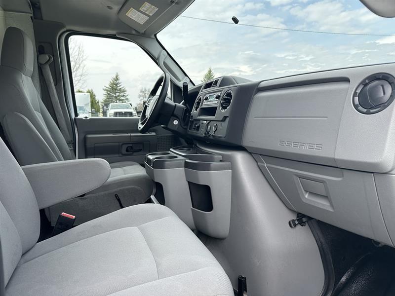 Ford Econoline  2024