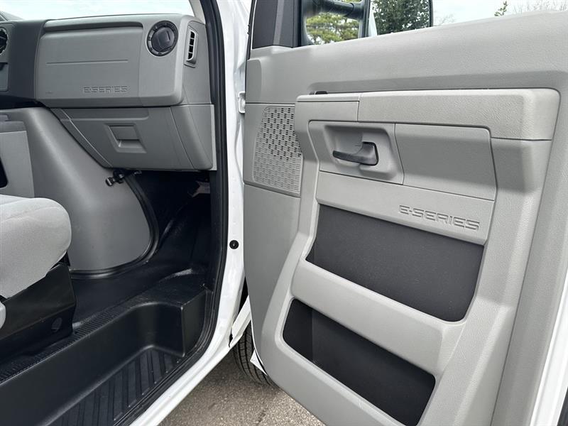 Ford Econoline  2024