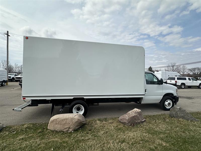 Ford Econoline  2024