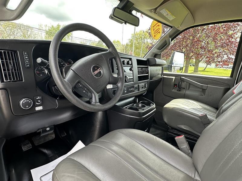 GMC Savana  2021