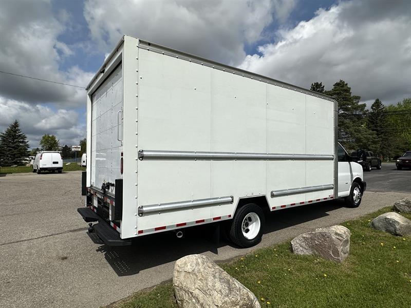 GMC Savana  2021
