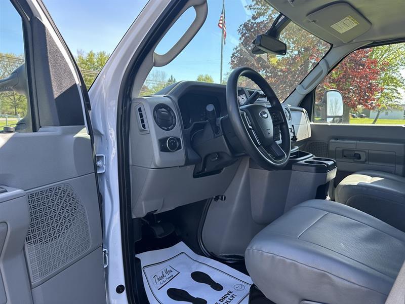 Ford Econoline  2022