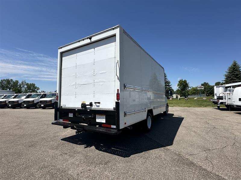 GMC Savana  2021