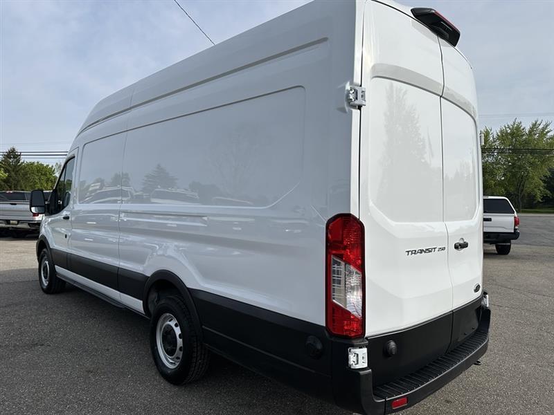 Ford Transit  2025