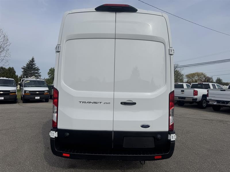 Ford Transit  2025