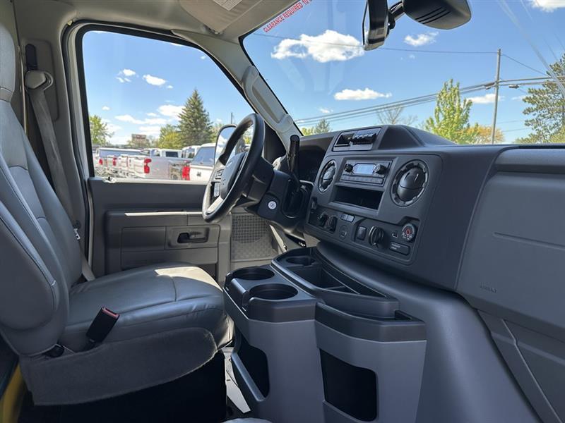 Ford Econoline  2023