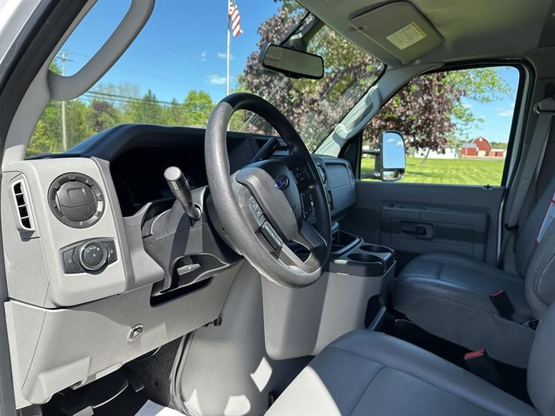 Ford Econoline  2023