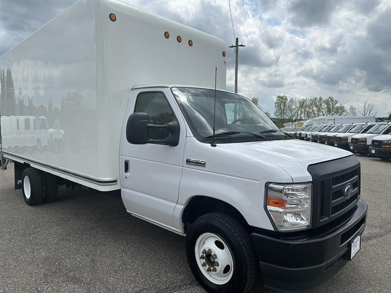 Ford Econoline  2023