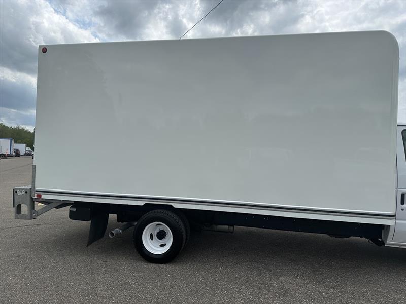 Ford Econoline  2023
