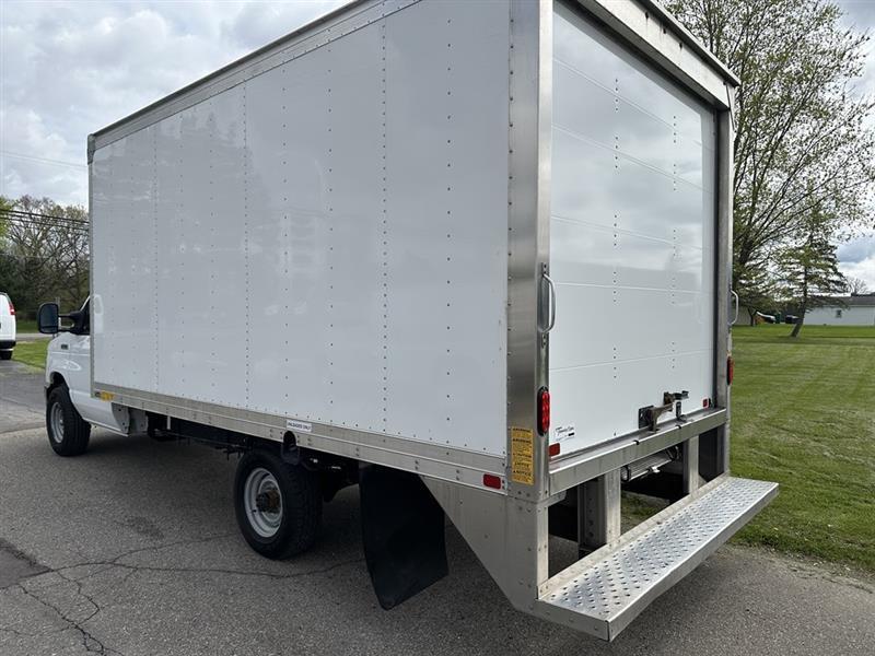 Ford Econoline  2025