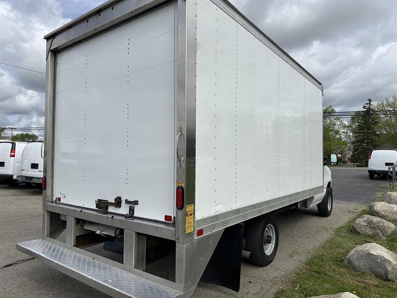 Ford Econoline  2025