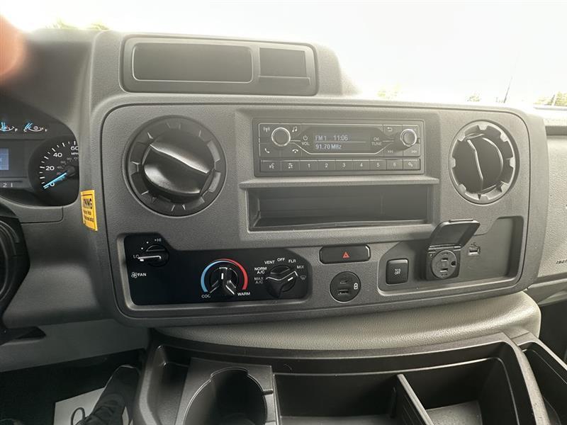 Ford Econoline  2025