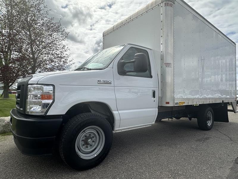 Ford Econoline  2025