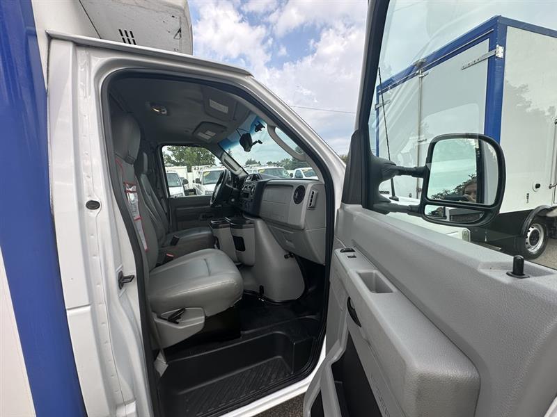 Ford Econoline  2023