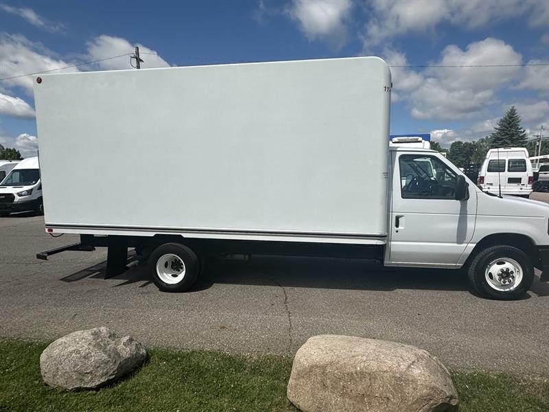 Ford Econoline  2024