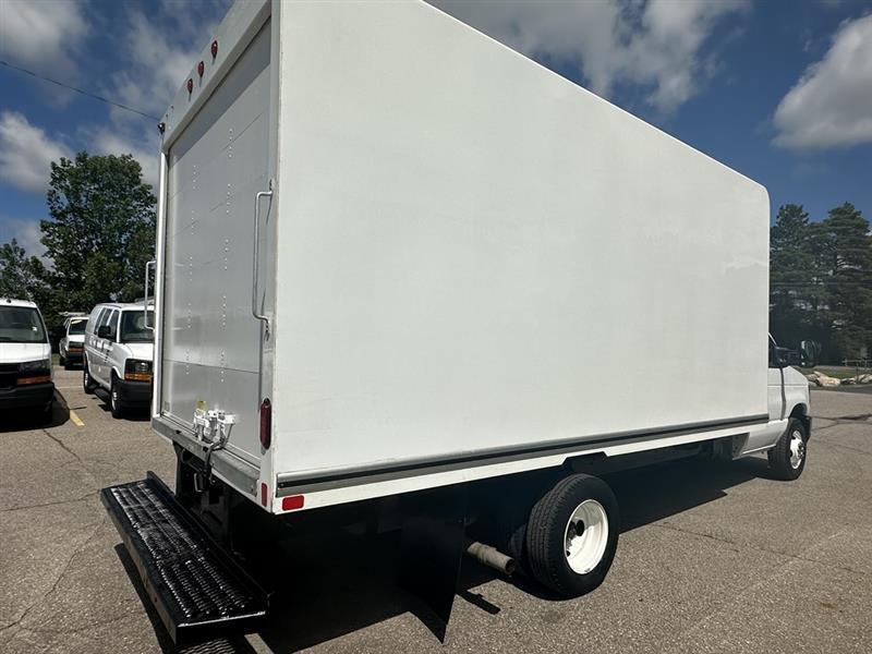 Ford Econoline  2024