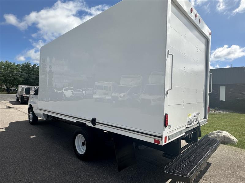 Ford Econoline  2024