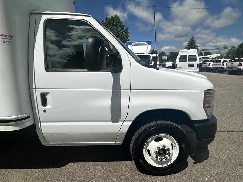 Ford Econoline  2024