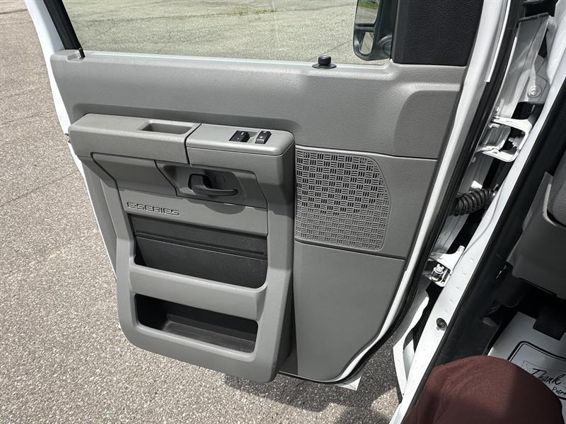 Ford Econoline  2024
