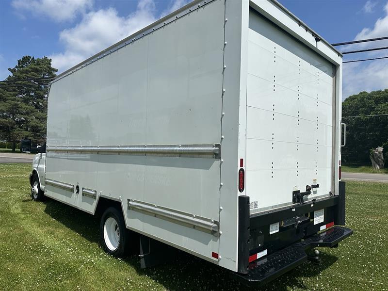GMC Savana  2022
