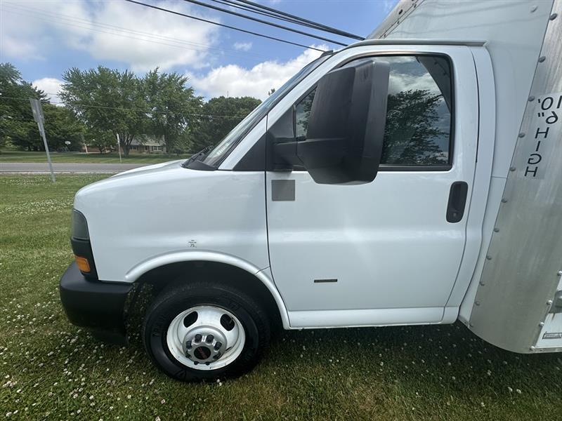 GMC Savana  2022