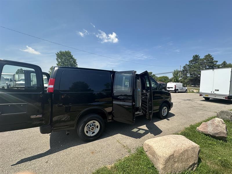 GMC Savana  2022