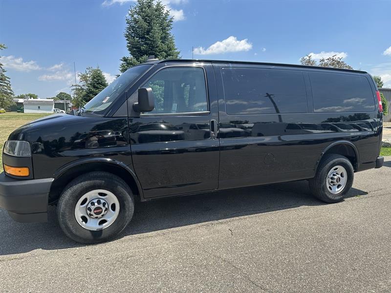 GMC Savana  2022