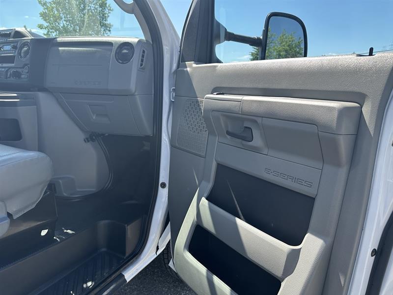 Ford Econoline  2022