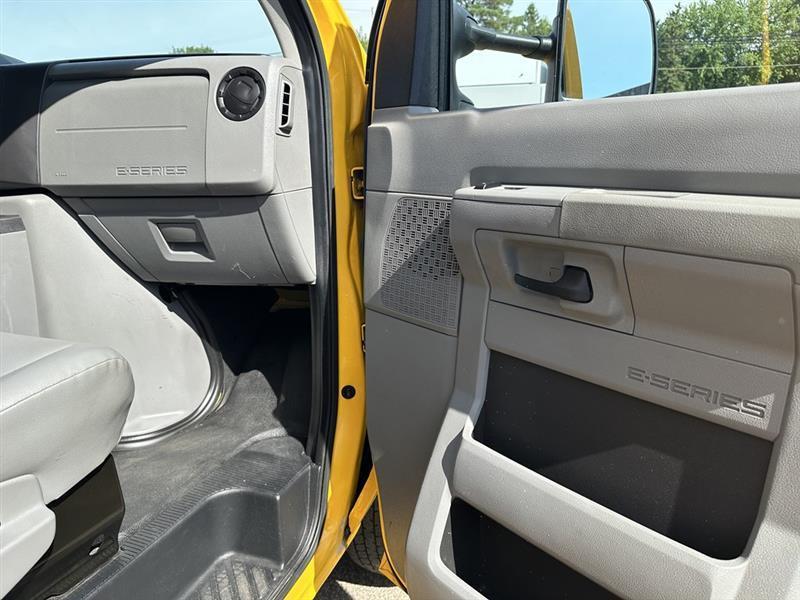 Ford Econoline  2022
