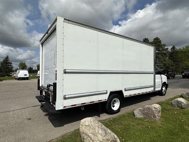GMC Savana  2021