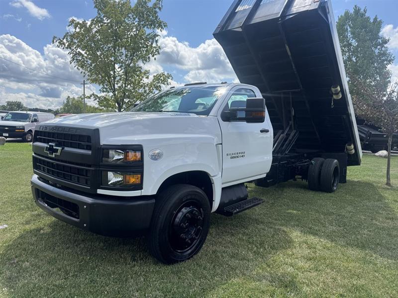 Chevrolet Dump Truck  2023