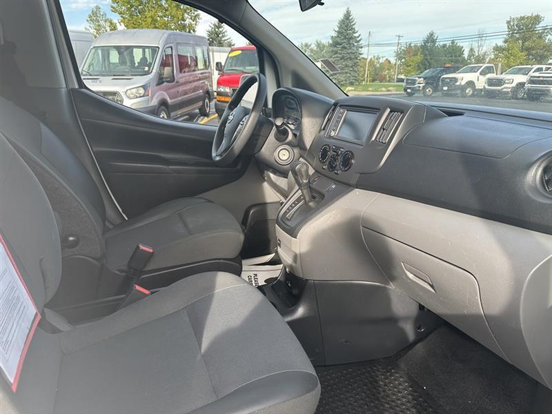 Nissan NV200  2020